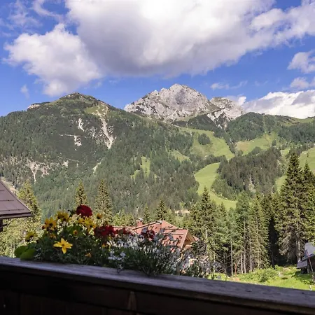 Almhuetten Sonnblick & Almfried Sonnenalpe Nassfeld