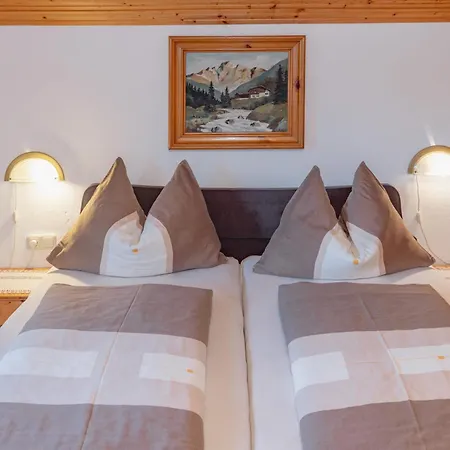 Almhuetten Sonnblick & Almfried Vakantiehuis