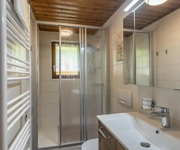 Almhuetten Sonnblick & Almfried *