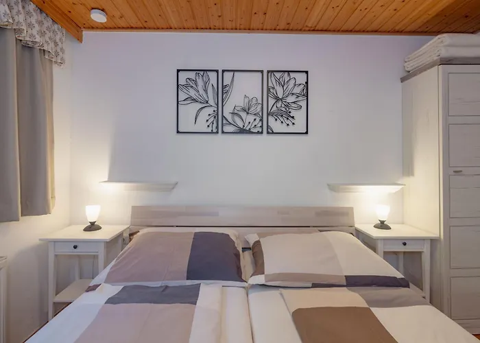 Almhuetten Sonnblick & Almfried *