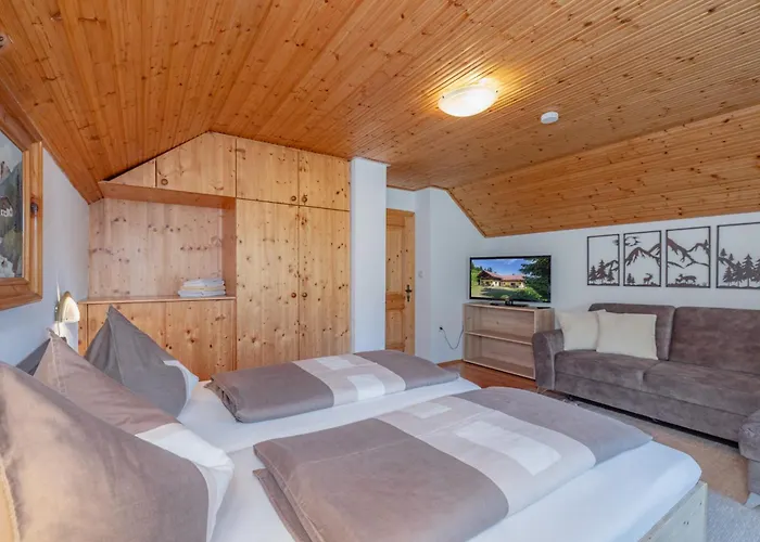 Almhuetten Sonnblick & Almfried *